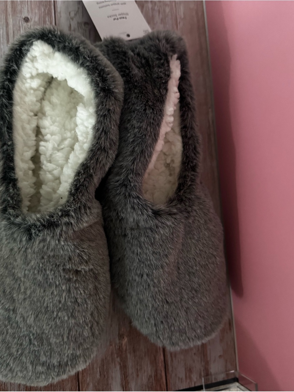 Cozy Gray Faux Fur Slippers with Sherpa Lining